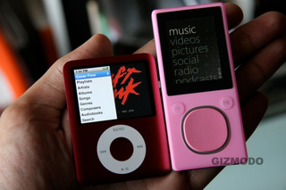 Illustration for article titled Flash Zune Hardware Gallery and Test: Tight Jeans, Sizemodo, and Zunepad